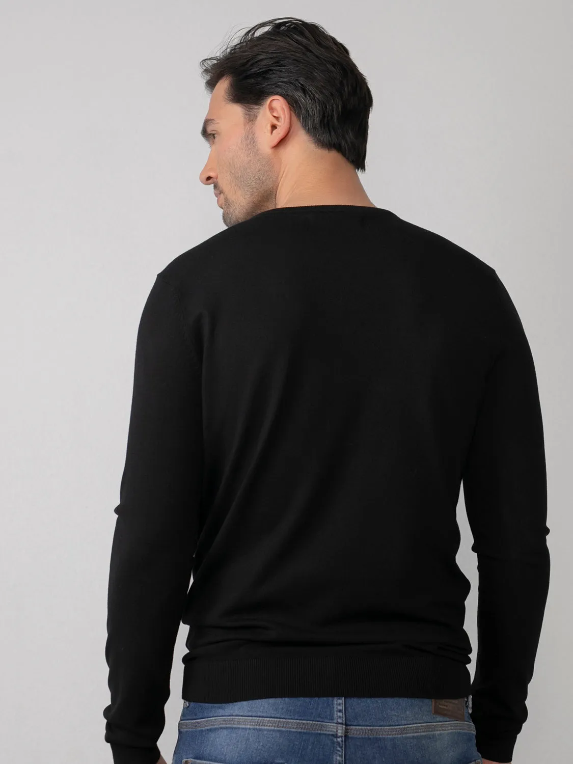 Essential Basic V-neck Jumper