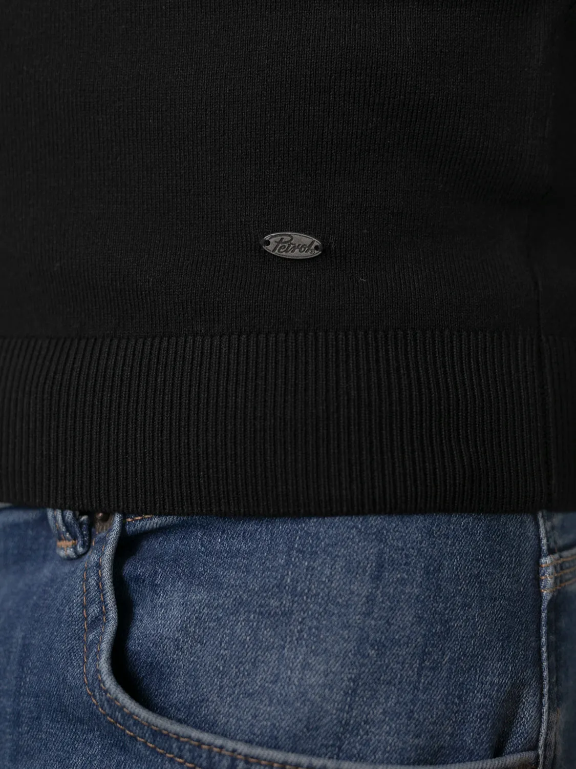 Essential Basic V-neck Jumper