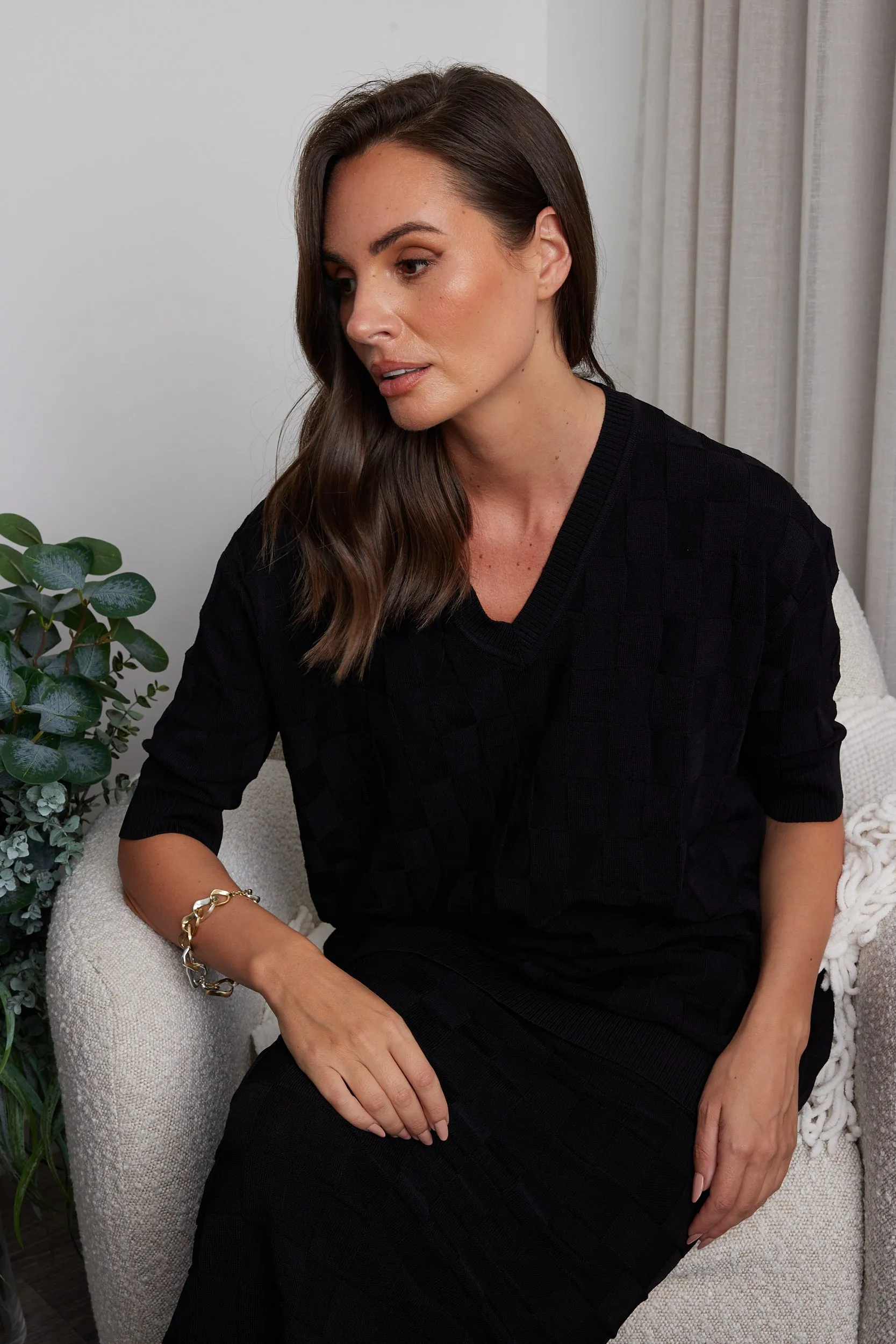 LUX V Knit Top Black