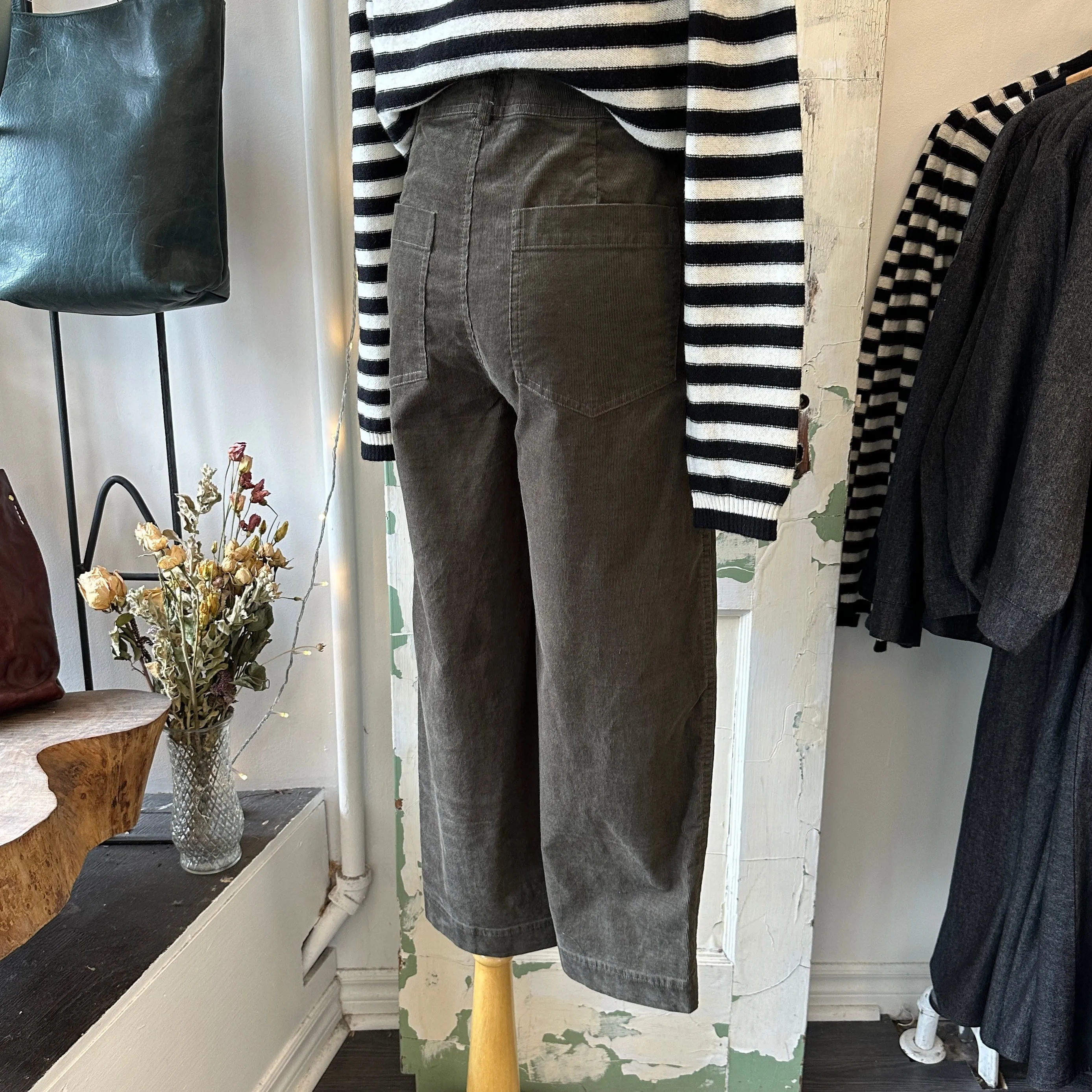 Naïf // Shay Pants Army