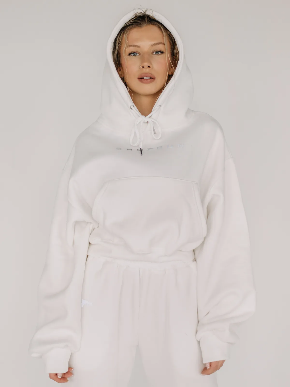 OVERSIZED WOMEN'S HOODIE